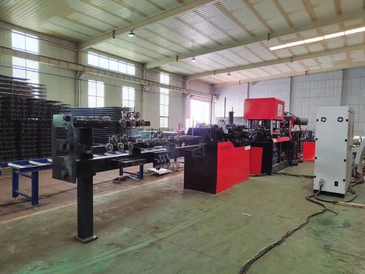 ≤18000KG Maszyna spawalnicza do rur kwadratowych ERW Typ 47000mm*3500mm*4000mm